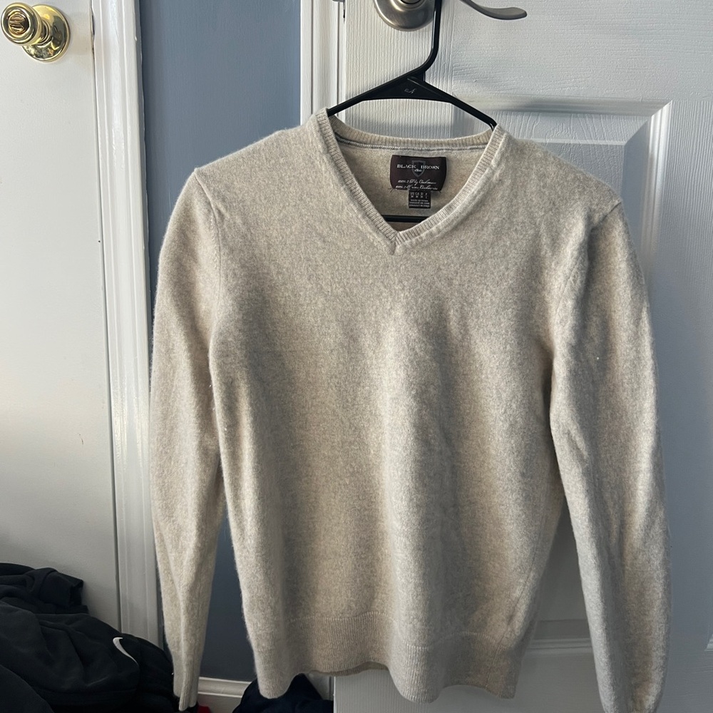 Black Brown 1826 Men's Light Gray V-Neck Sweater